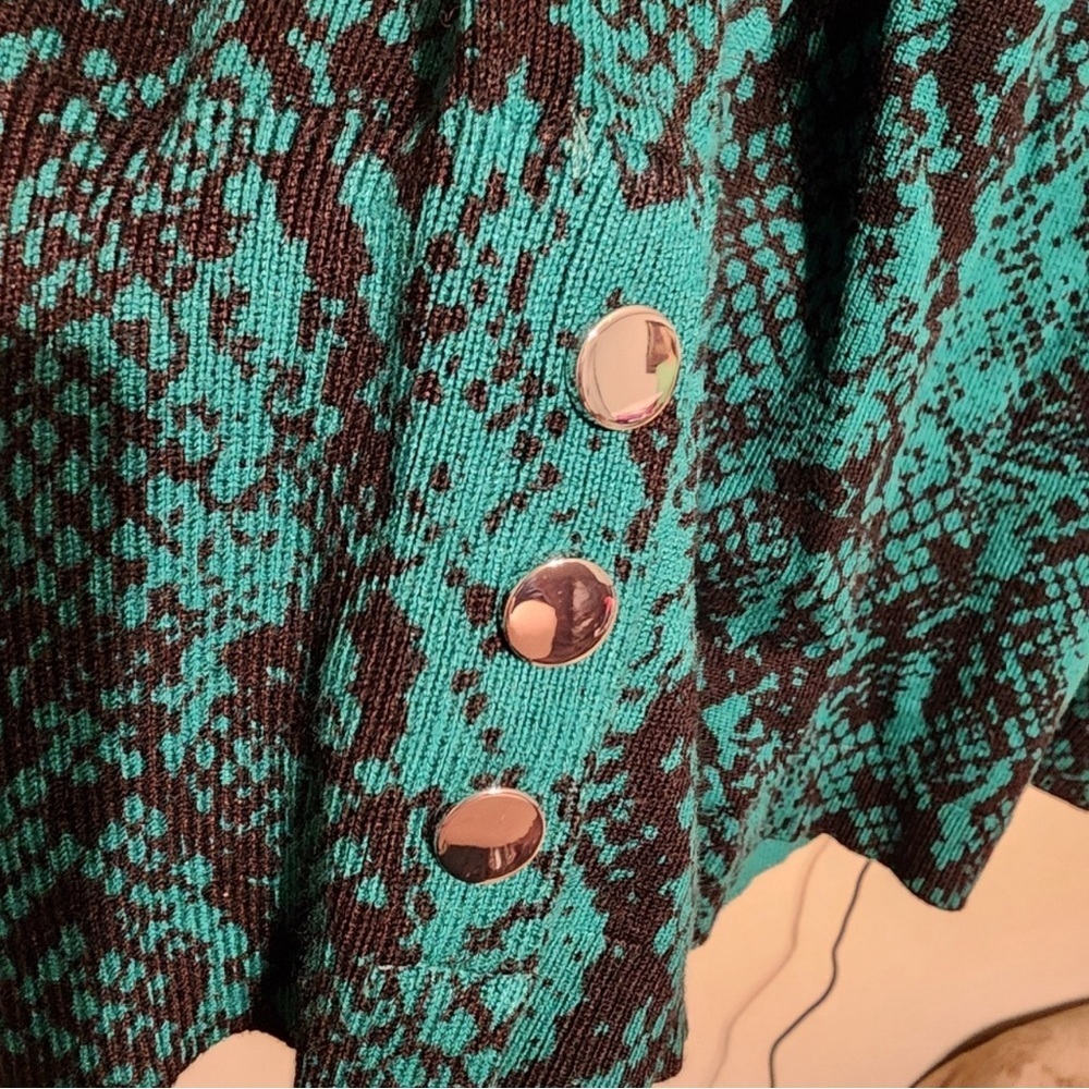 JM Collection Green/ Black  Rayon Python-Print Buttoned-Cuff Sweater NWT Medium - Picture 5 of 5